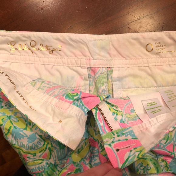 Lilly Pulitzer, "The Walsh Short" (Size 0) - Picture 6 of 7